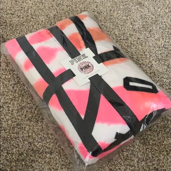 PINK Victoria's Secret Other - Brand new VS Pink Circle Towel